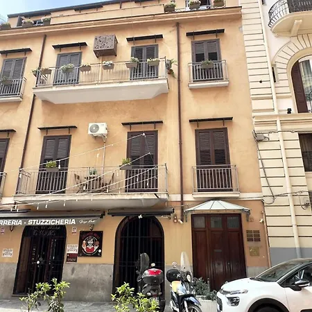 Centro Storico Sant'anna 아파트 *
